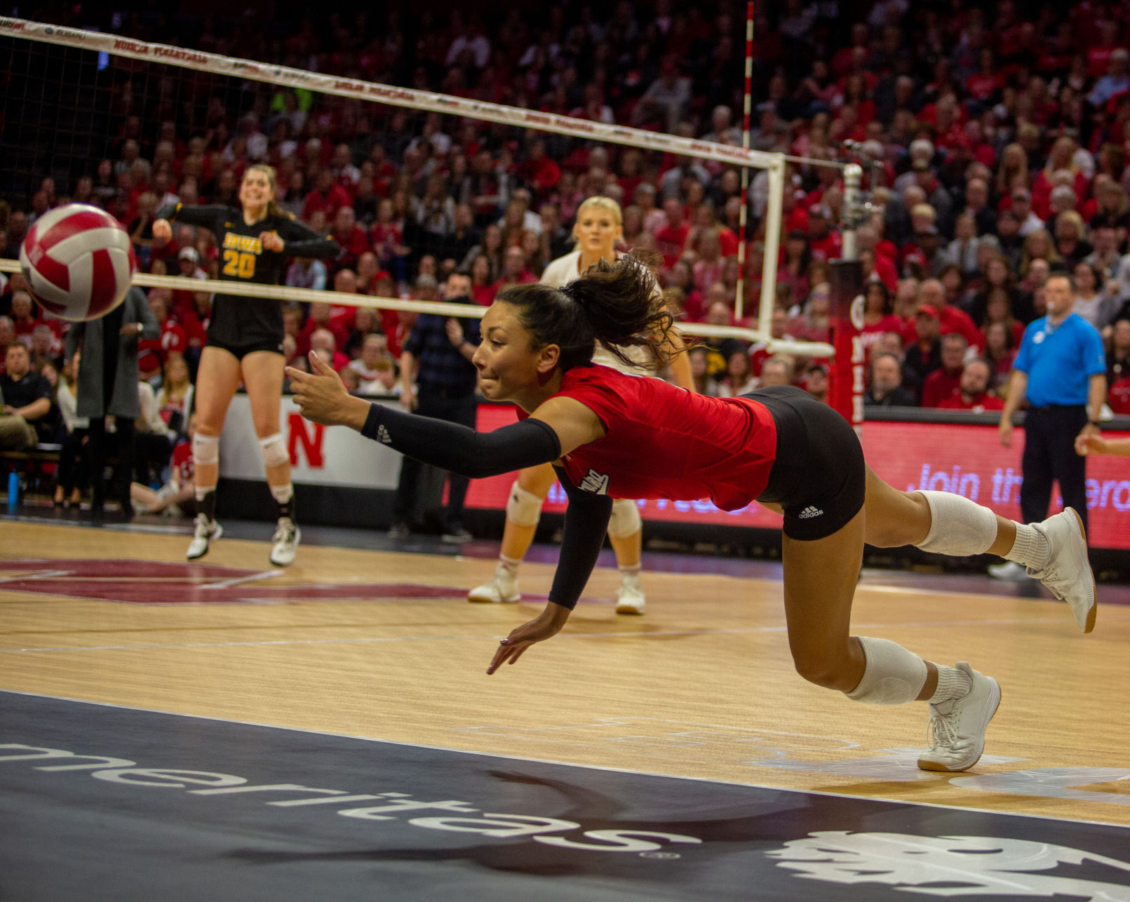 Nebraska Volleyball vs. Iowa Photo No. 13